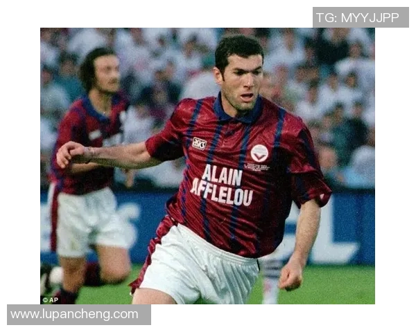 五大联赛球员崛起之路：从青训营到世界巨星的成长历程